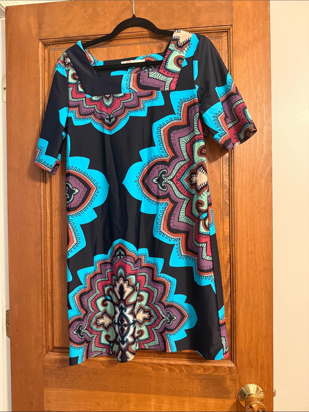 Black & Turquoise Medallion-Print Midi Dress